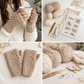 Kit crochet chauffe-mains débutant : mitaines sans doigts DIY | MyPeluchic